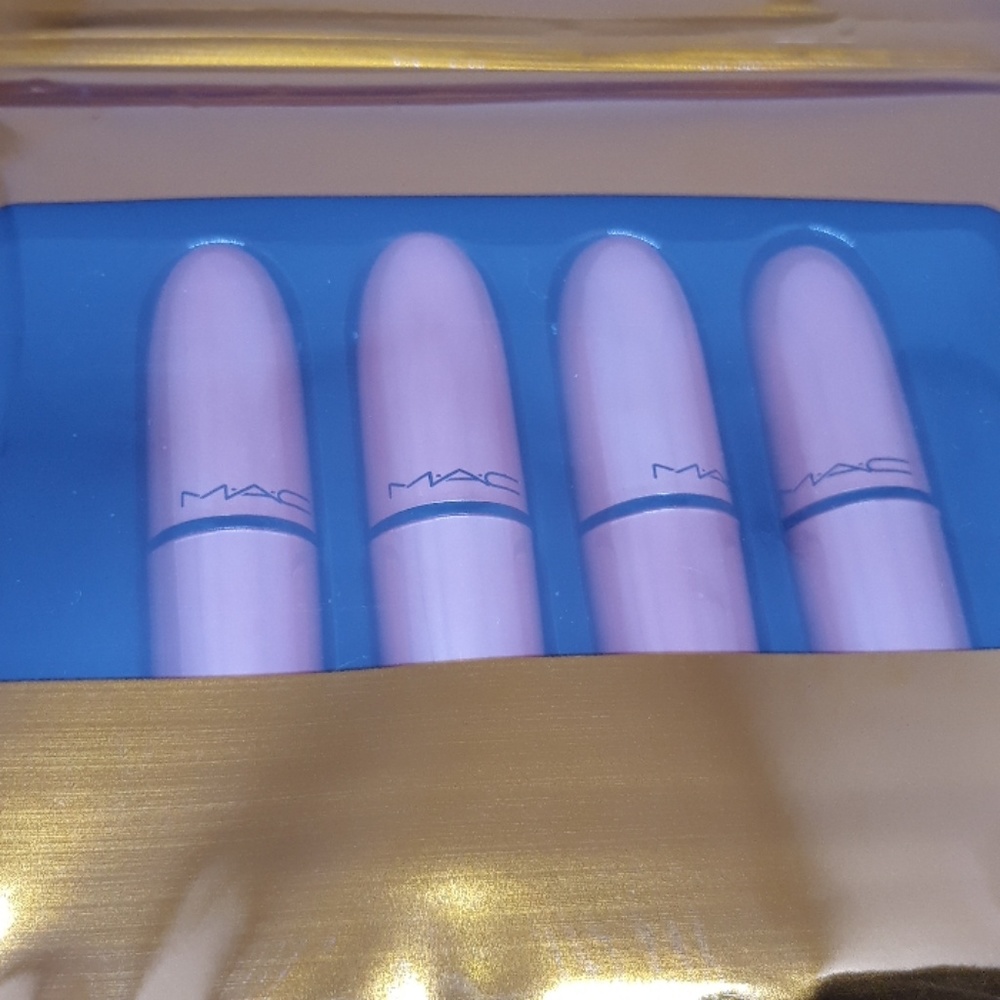 Mac shiny Pretty Things party favours new